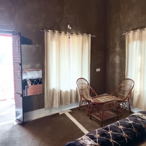 Lemon tree Home stay, Dhamna